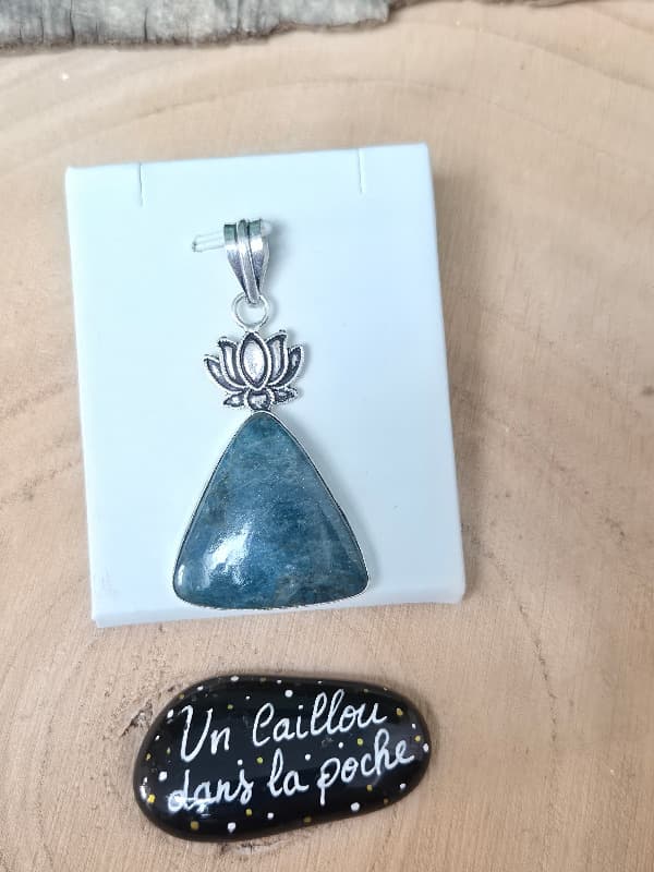 Apatite-32 Apatite-32